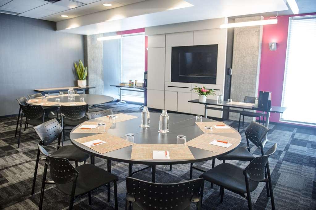 Hotel Alt Quartier Dix30 Brossard Faciliteiten foto