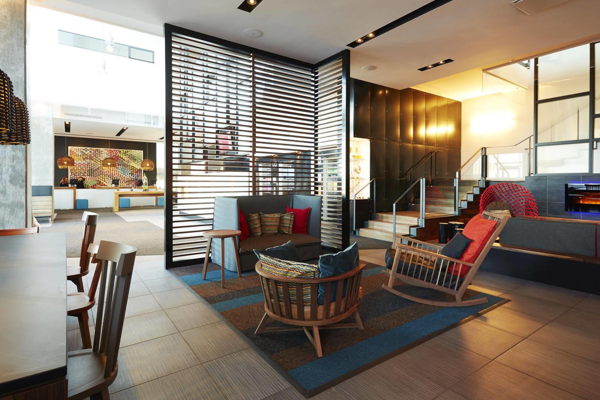 Hotel Alt Quartier Dix30 Brossard Buitenkant foto