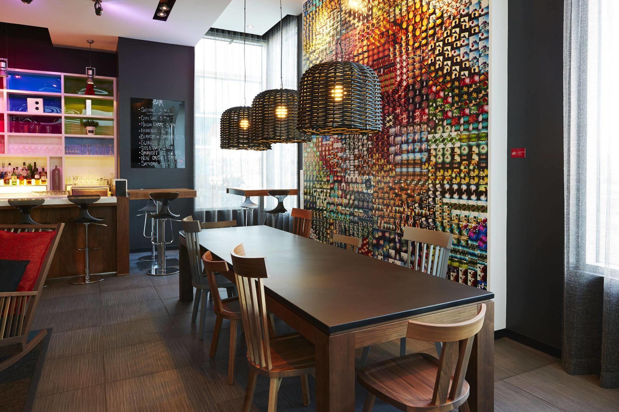 Hotel Alt Quartier Dix30 Brossard Buitenkant foto