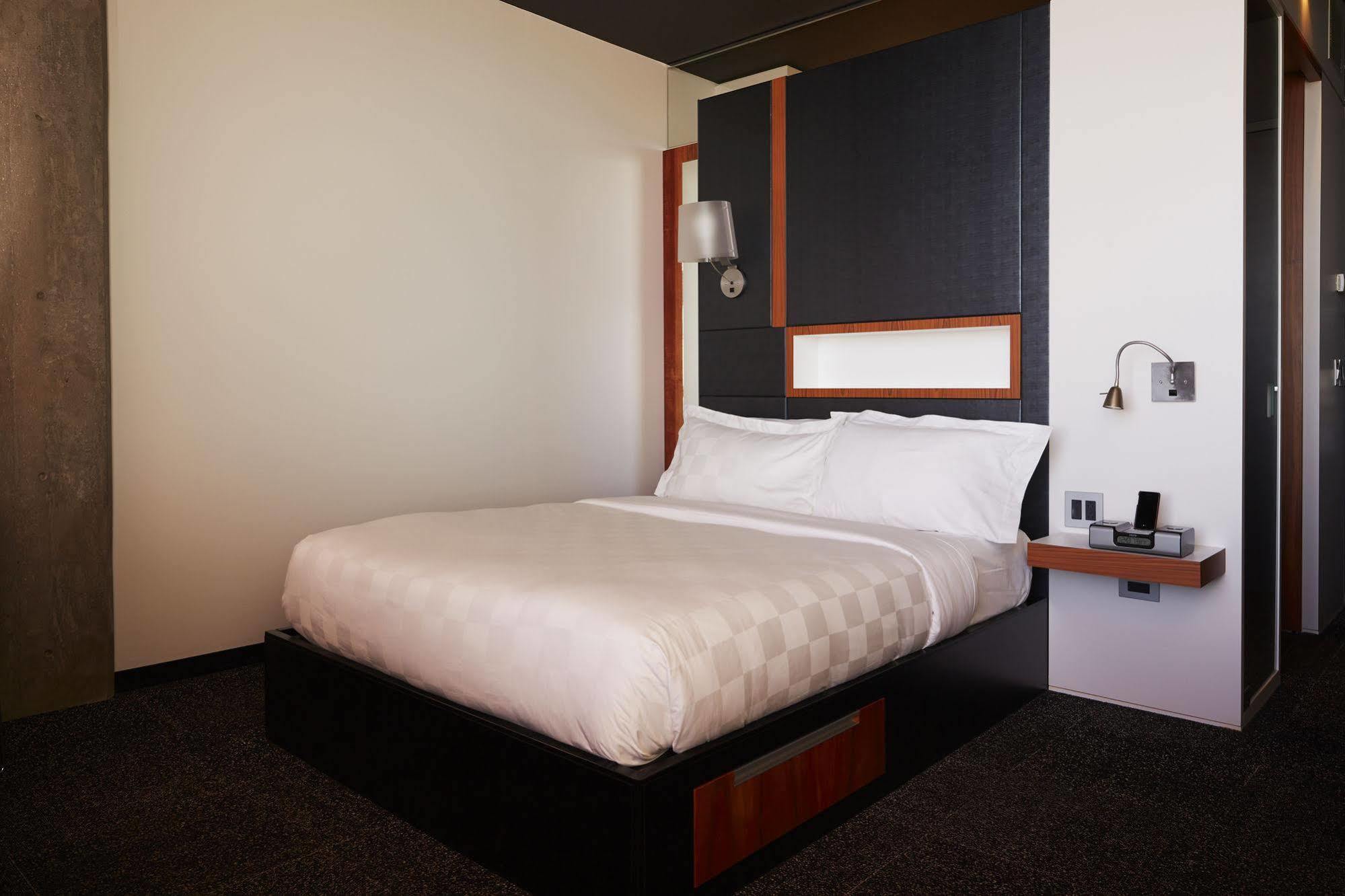 Hotel Alt Quartier Dix30 Brossard Buitenkant foto