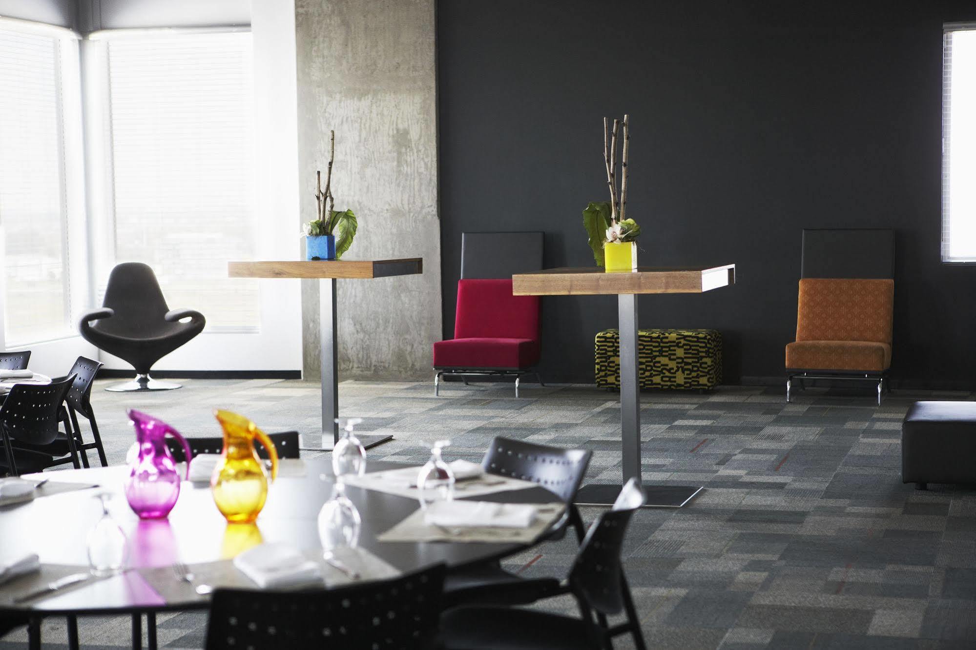 Hotel Alt Quartier Dix30 Brossard Buitenkant foto